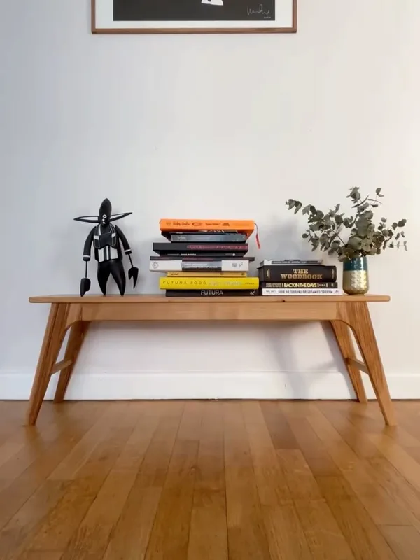 … et dans une maison, un banc ça peut servir à autre chose qu’à s’asseoir 👌