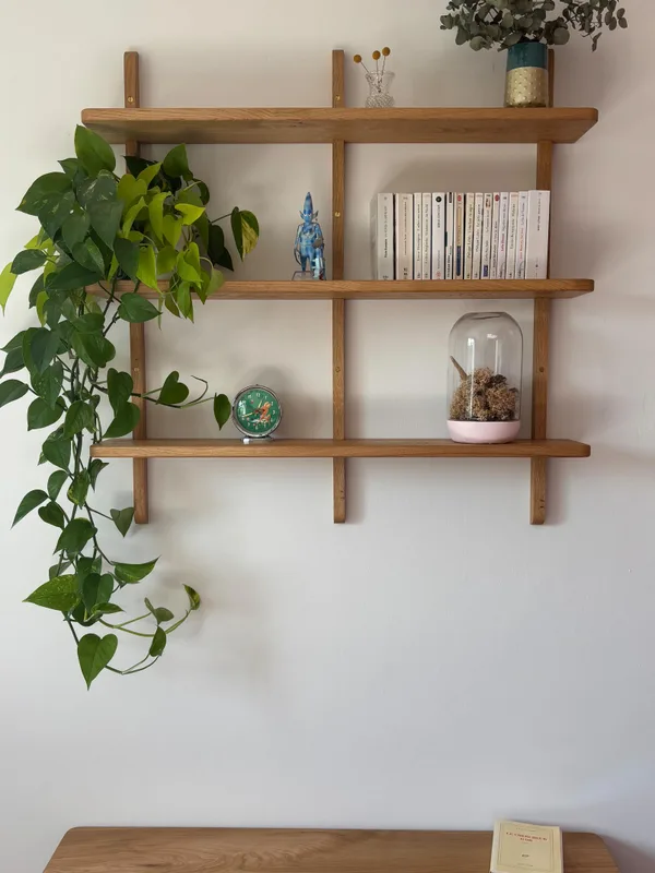 Fabrication d’une étagère murale en châtaignier ! C’est vraiment tout simple mais je la kiffe celle-là 😍